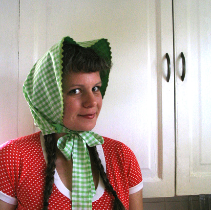 apron bonnet!